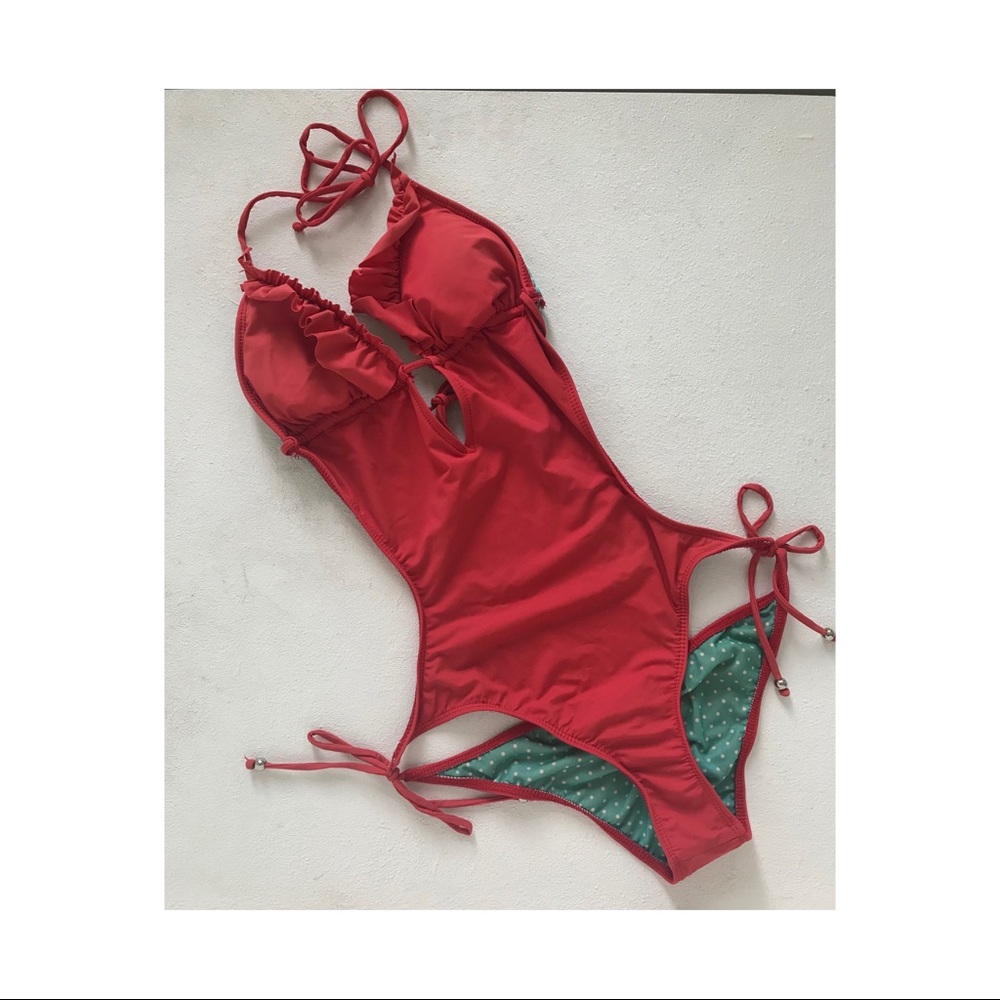 Guess Monokini w/scrunch bottom